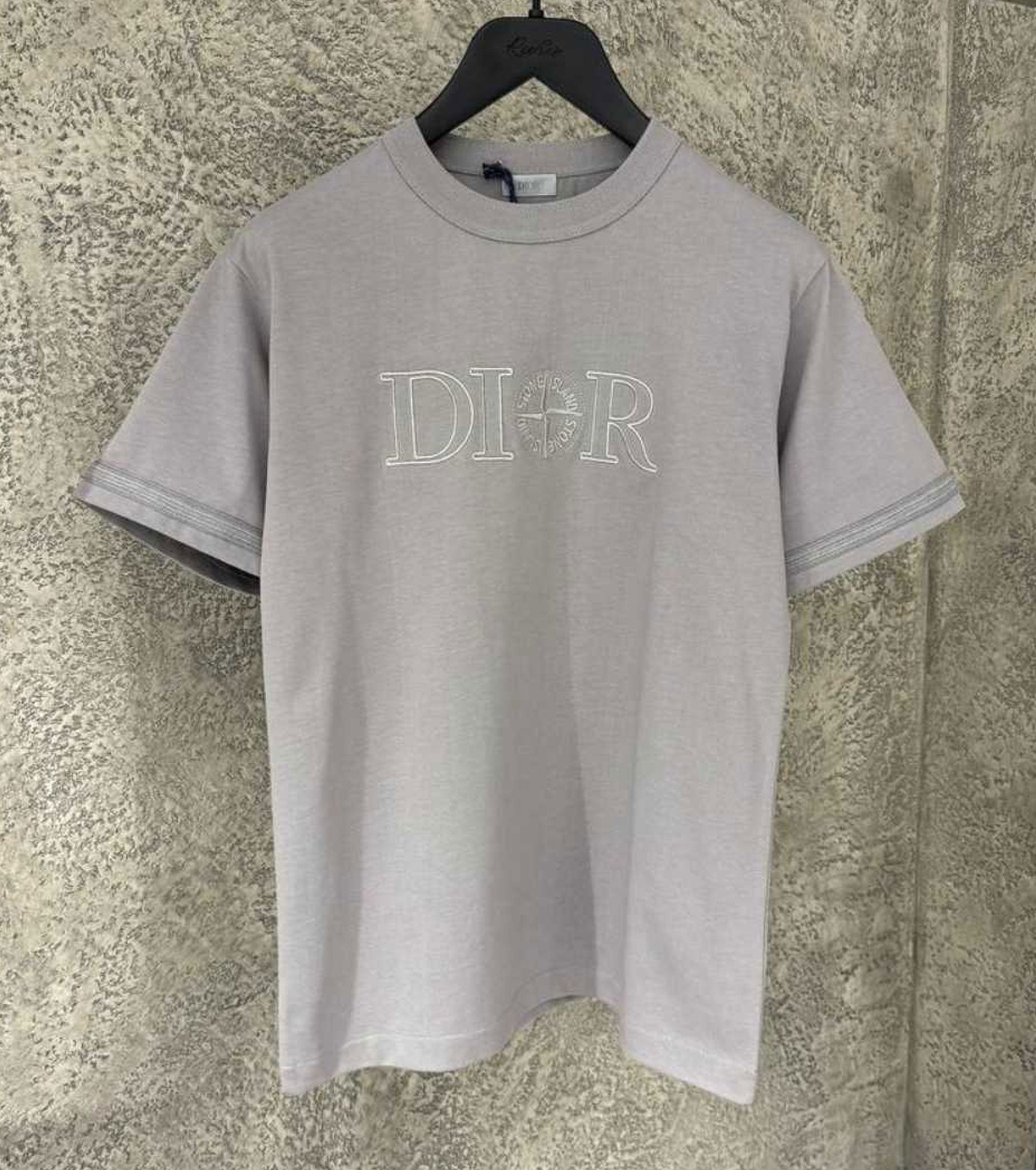 Men T-Shirt + 1 Color S24-DR33